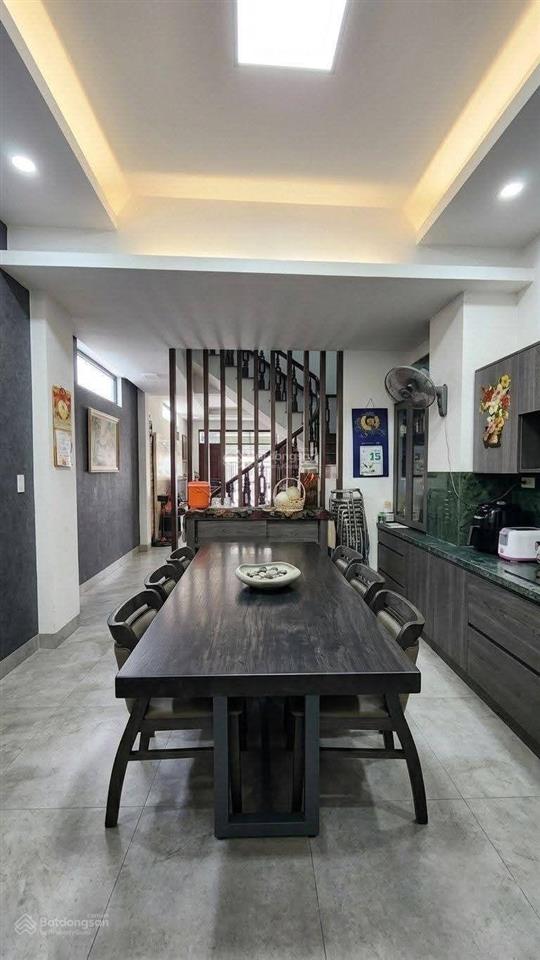 Giảm mạnh còn 8 tỷ. ô tô tránh  4 tầng btct  4*18  kề độc lập  gò dầu  5pn khép kín
