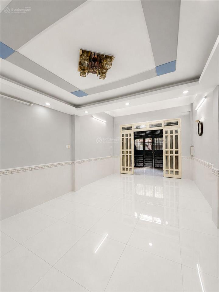 Chủ gấp bán giảm mạnh 3 tỷ còn 9,6 tỷ  mặt tiền đường 16m có lề không lg không qh không tod.