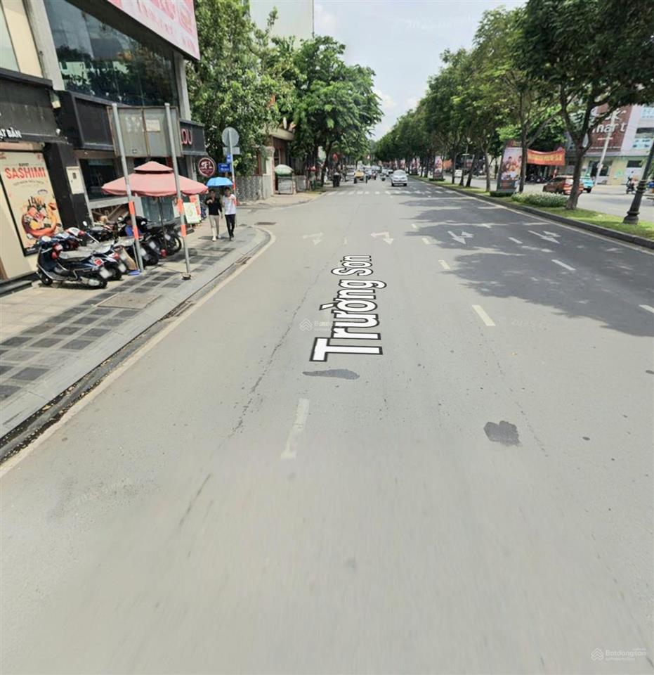 Khu sân bay  sát mt trường sơn  hẻm 5m, không lgqh  không lỗi p.t  nhà đẹp 2 lầu + sân thượng