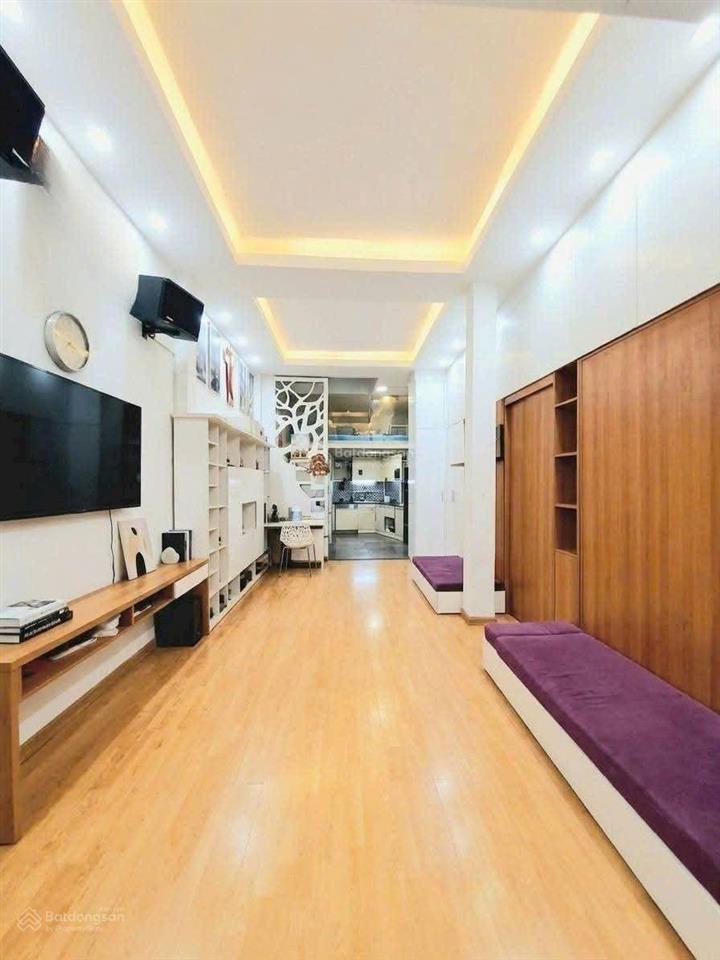 Gần chợ tb  hẻm xe hơi thông  4x14  đúc 3 lầu (mỗi lầu đều có lửng) 4pn khép kín  hoàn công đủ