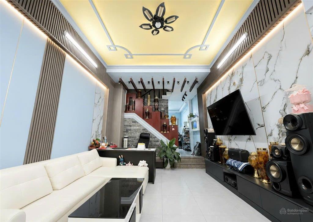 Chỉ 7t nhik (10/42)
 nhà mới đẹp 4tầng full nội thất  4x18m  đường 7m  chính chủ chưa qua đầu
