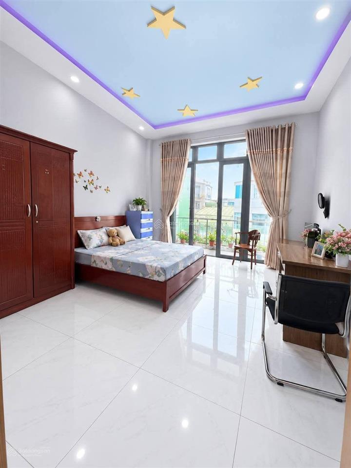 Ngã tư lạc long quân âu cơ, 5 tầng mà chỉ nhích 9.999 tỷ xem chậm là tiếc!