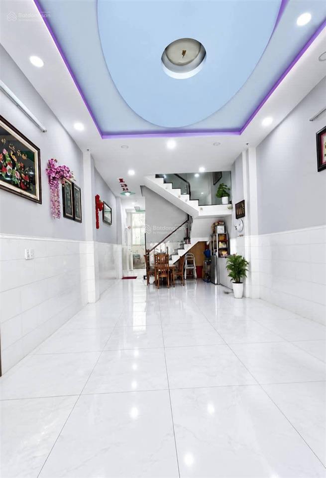 Ngã tư lạc long quân âu cơ, 5 tầng mà chỉ nhích 9.999 tỷ xem chậm là tiếc!