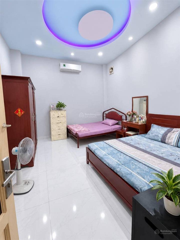 Ngã tư lạc long quân âu cơ, 5 tầng mà chỉ nhích 9.999 tỷ xem chậm là tiếc!