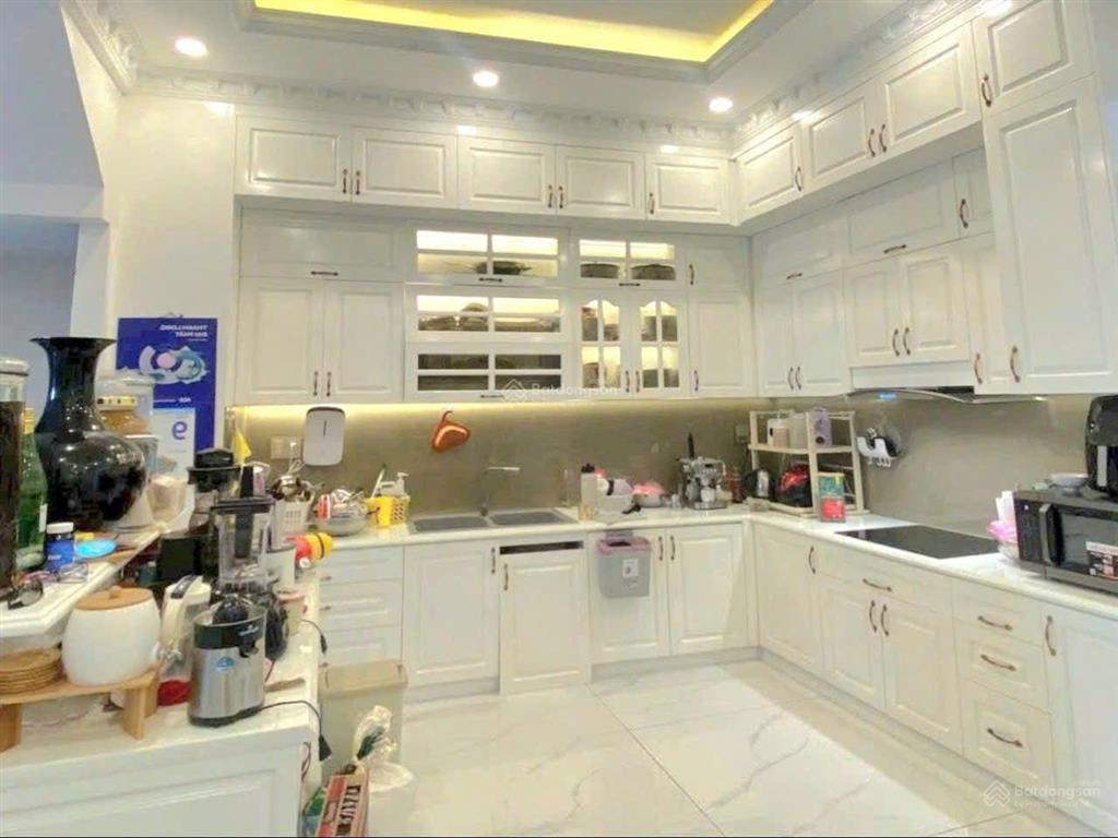Ngay chợ tân hương, vườn lài  9 tỷ nhà mới đẹp ở ngay 4 tầng 4pn khép kín
