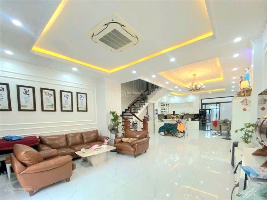 Ngay chợ tân hương, vườn lài  9 tỷ nhà mới đẹp ở ngay 4 tầng 4pn khép kín