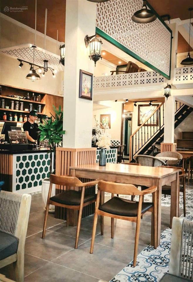 Ngay ngã 4 âu cơ + lạc long quân góc 2 mặt tiền kinh doanh sầm uất đa ngành  nguồn thu cao