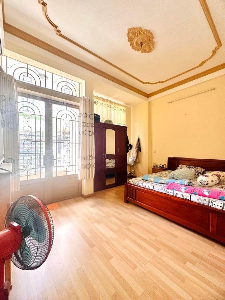 NHÀ CMT8 – GẦN METRO – 5.2x12m – 3 TẦNG – 4PN – PHÙ HỢP GIA ĐÌNH CÓ CON – 9.X TỶ