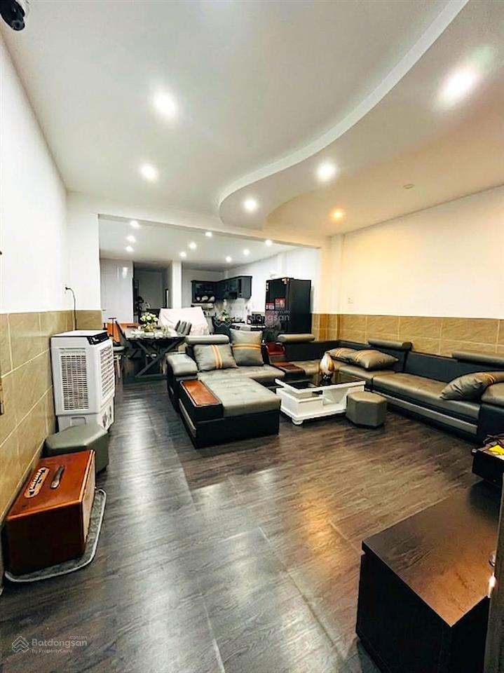 Tân bình  nhà cạnh bàu cát  105m2  gần chợ, trường  nội thất đẹp  cách mt 5m  8.x tỷ