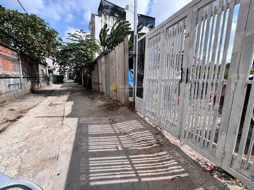 72/m2 đất thổ cư  không quy hoạch đối diện kdc anh tuấn hẻm xe hơi thông huỳnh tấn phát nhà bè
