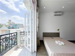 Ban công view công viên hoàng văn thụ, full nội thất, thang máy.