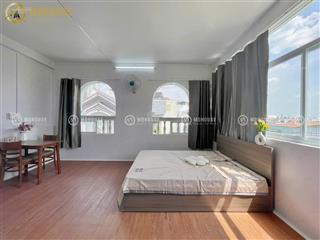 Ban công view công viên hoàng văn thụ, full nội thất, thang máy