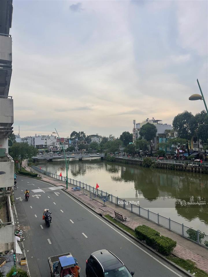 Giảm 300 tr  bán căn hộ trần quốc thảo view bờ kè mát mẻ, full nội thất mới, vào ở ngay