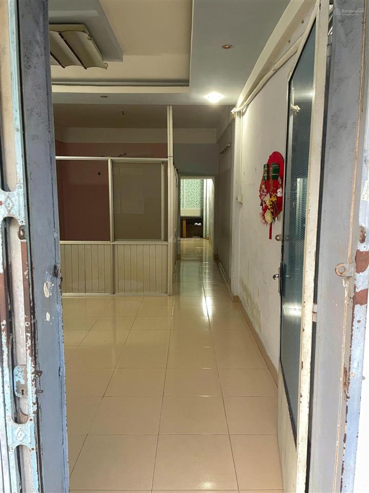 Giảm 200tr bán chung cư trần quang diệu, p.13, q3  nhà trống, sổ hồng đầy đủ