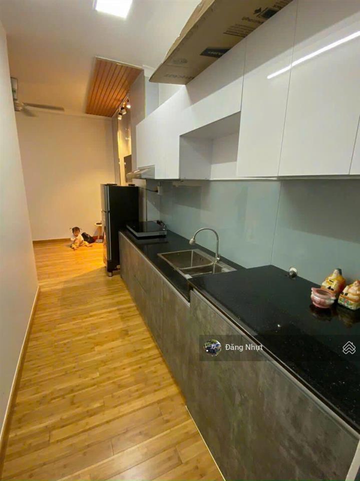 Bán gấp căn hộ 2pn trung tâm quận 1  đường cao bá nhạ, q1  sổ hồng riêng  gần bùi viện