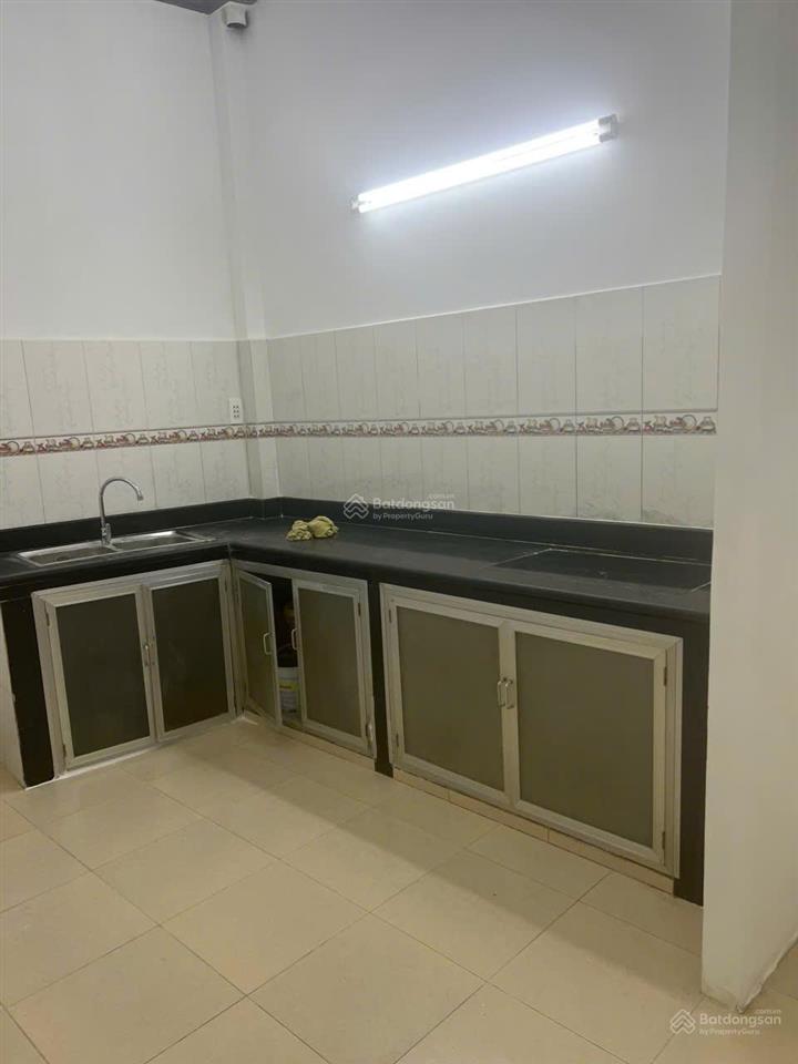 Ngộp bank bán gấp nhà hẻm xe hơi đường huỳnh văn nghệ, p.15, tân bình  4 x 12 sổ a4  giá 6,6 tỷ