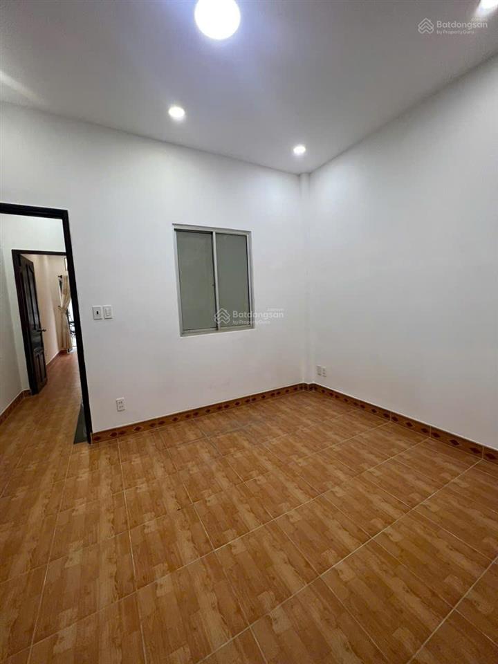 Ngộp bank bán gấp nhà hẻm xe hơi đường huỳnh văn nghệ, p.15, tân bình  4 x 12 sổ a4  giá 6,6 tỷ