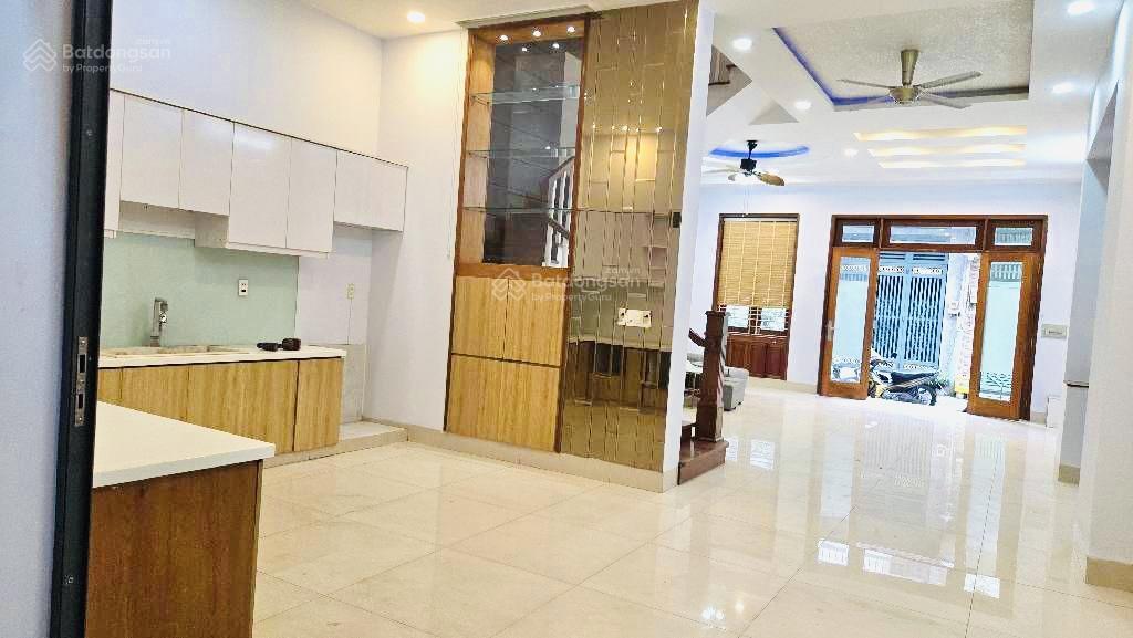 Chủ gấp bán nhà 4 tầng, ngang 6 dài 15m, dòng tiền chdv, đường 8m, gần aeon tân phú, giá 8,25 tỷ