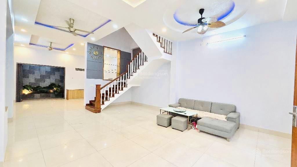 Chủ gấp bán nhà 4 tầng, ngang 6 dài 15m, dòng tiền chdv, đường 8m, gần aeon tân phú, giá 8,25 tỷ