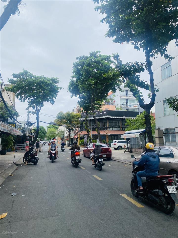 Bán nhà mặt tiền kinh doanh độc lập  tân sơn nhì  ngang 4m dài 16m cho thuê dong tiền  giá 9,7