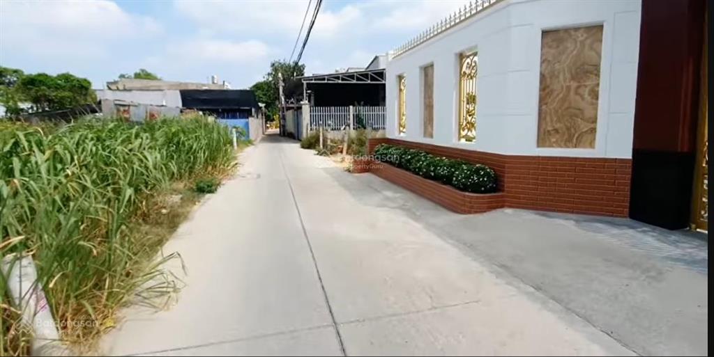 Bán đất thổ cư hóc môn 726m2 gần chợ hóc môn, giá chỉ 26tr/m2, sổ hồng chính chủ