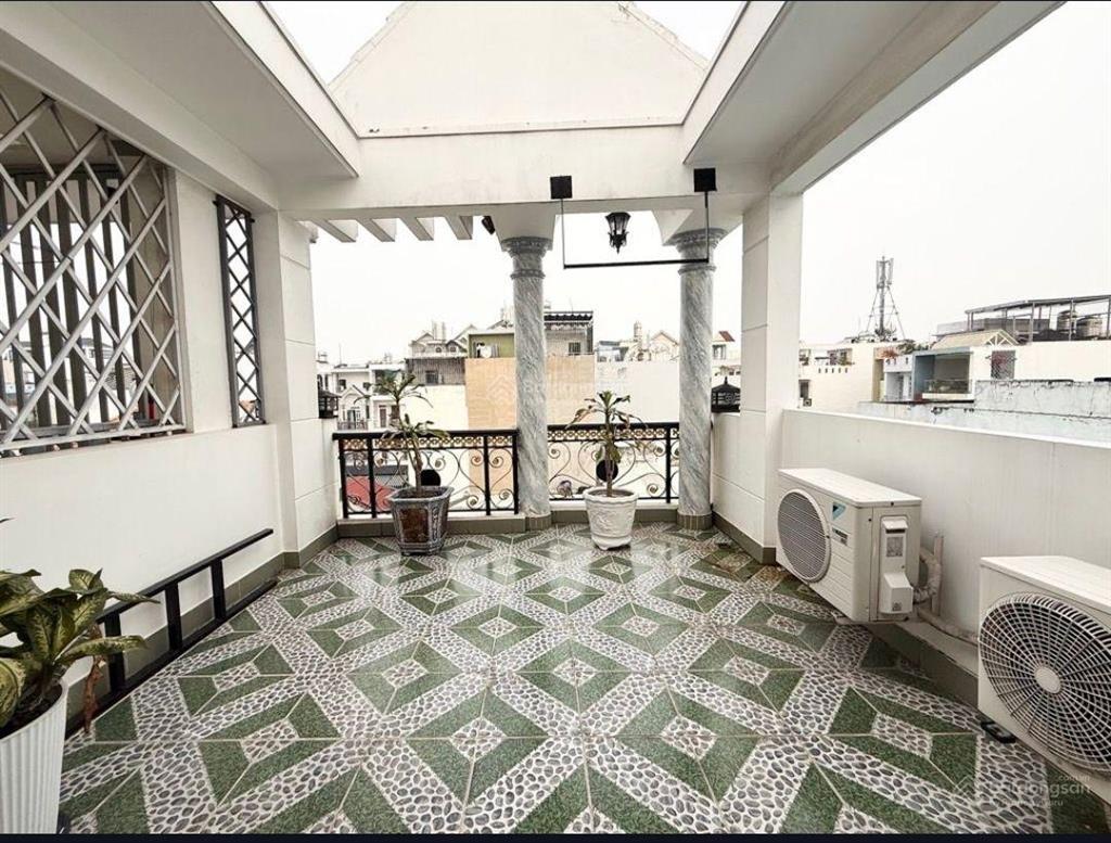 Ngay chợ căn cứ 3 tầng 4.2m*15m hẻm xe tải 1 trục chỉ 8.5 tỷ..