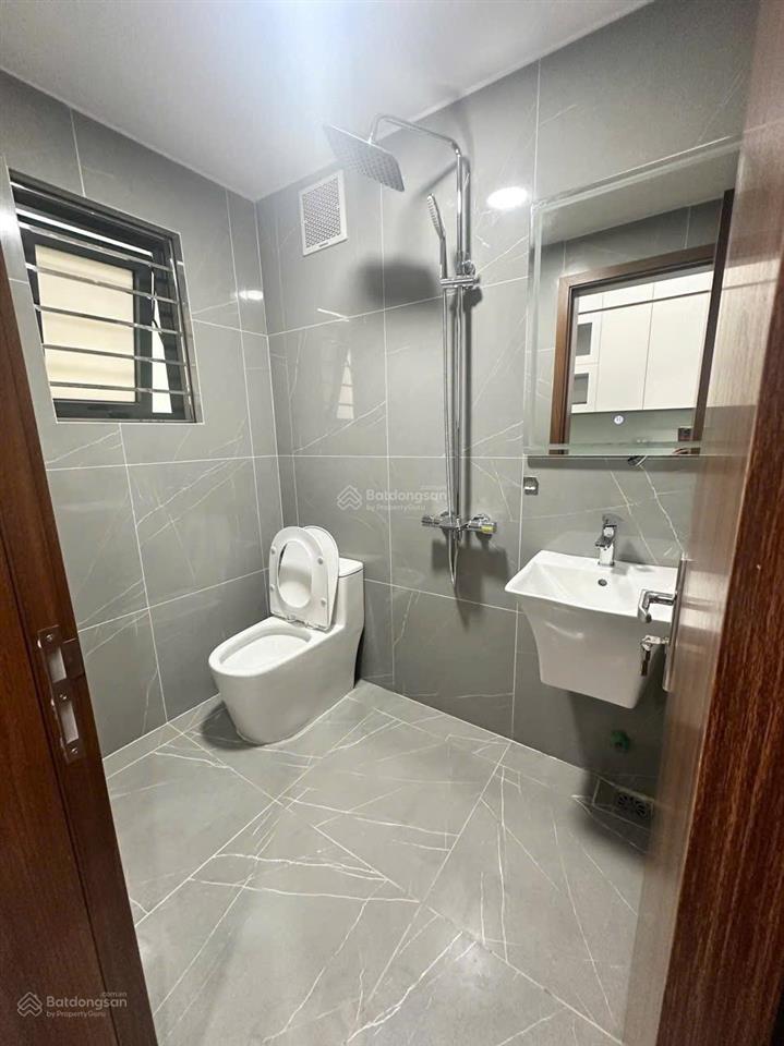 Chính chủ bán gấp cc n2 hoàng minh giám 2pn + full nội thất, ở ngay, căn góc thoáng  098889023ba