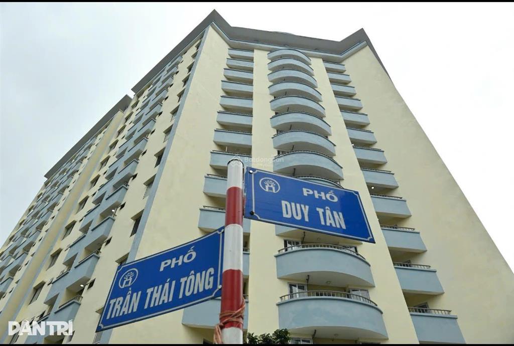 Chính chủ bán gấp chcc n01d17 duy tântrần thái tông 49m2 tầng 10 giá rẻ nhỉnh 3 tỷ 098889023ba