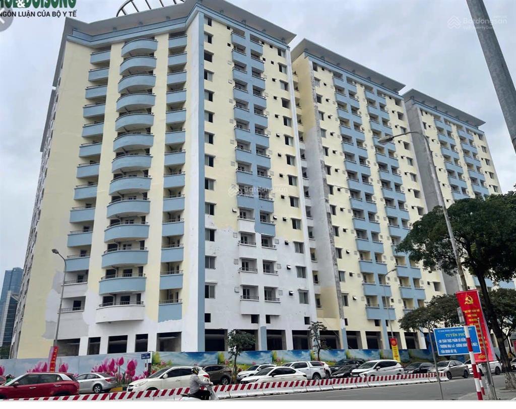 Chính chủ bán gấp chcc n01d17 duy tântrần thái tông 49m2 tầng 10 giá rẻ nhỉnh 3 tỷ 098889023ba