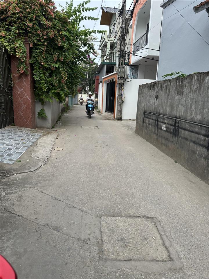 Bán nhà gần trường đại học thể dục thể thao phụng châu phường chương mỹ dt 70m2, 4 tầng lô góc mới
