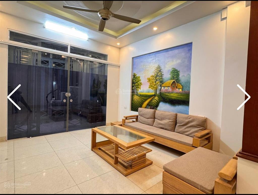 Nhà đường bờ mương đa sỹ, kiến hưng, hà đông. dt 32m, 5 tầng, hơn 6 tỷ. đúng 20m ra ô tô tránh