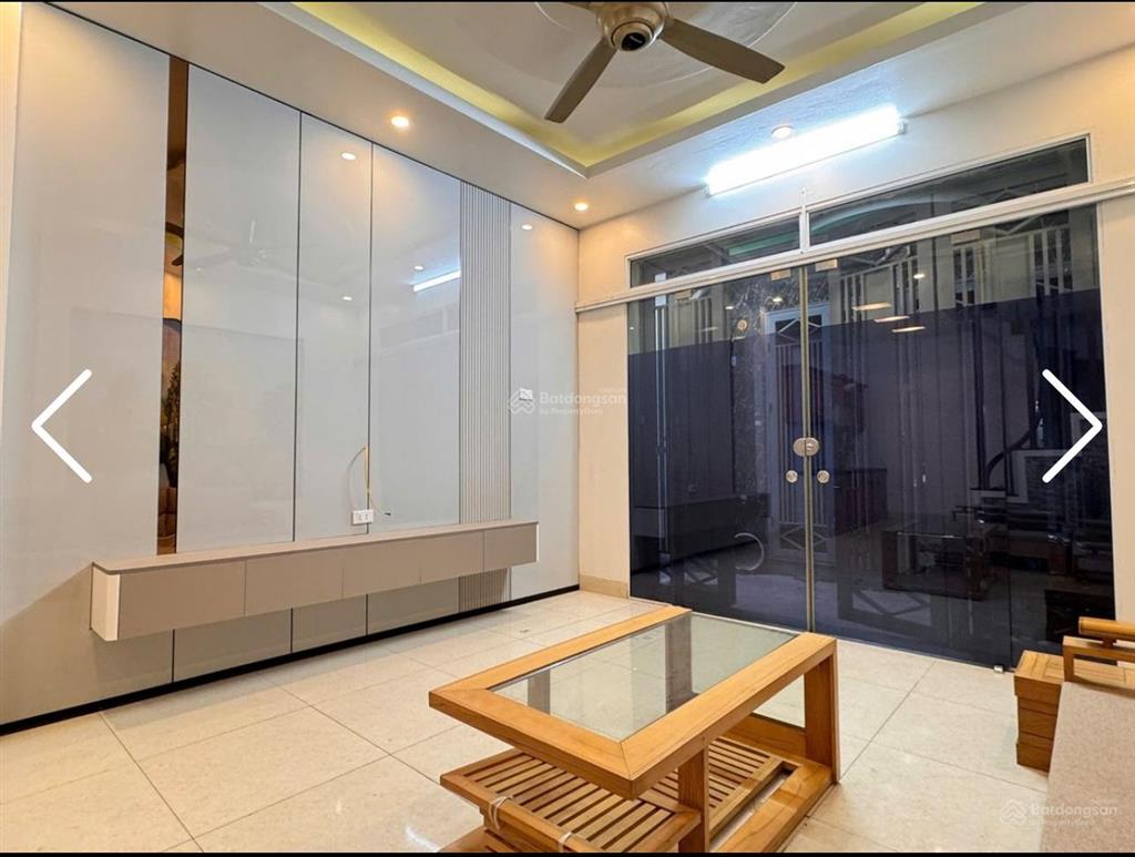 Nhà đường bờ mương đa sỹ, kiến hưng, hà đông. dt 32m, 5 tầng, hơn 6 tỷ. đúng 20m ra ô tô tránh