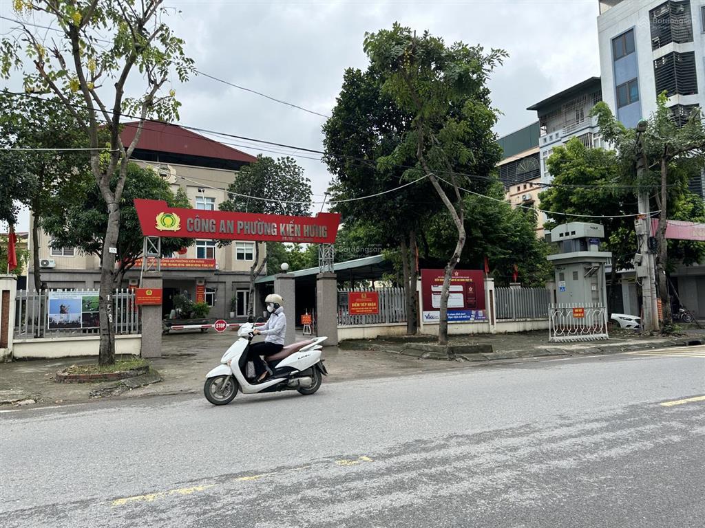 Nhà mới, cách mặt phố 4 ô tô tránh 15m tại đa sỹ, kiến hưng hà đông dt 35m, 5 tầng nhỉnh 7 tỷ