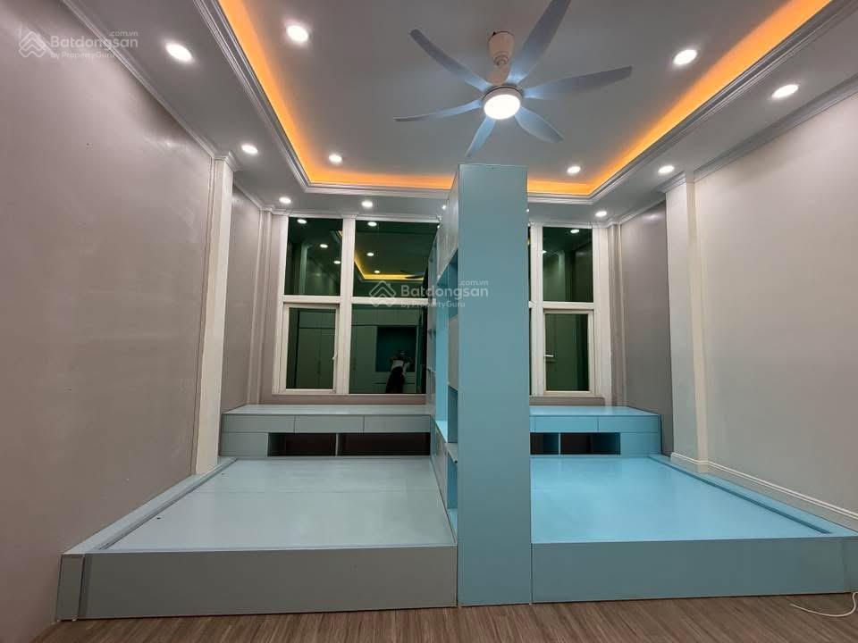 Bán gấp nhà phố cổ tô hiệu hà đông 42m, 5 tầng giá nhỉnh 9 tỷ, full nội thất xịn, gần phố