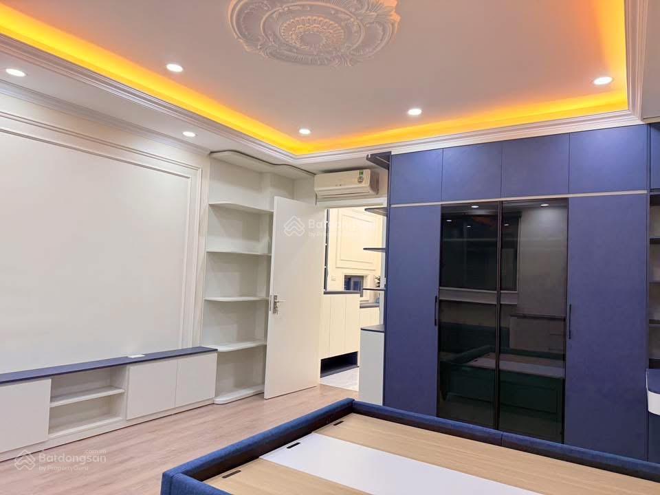 Bán gấp nhà phố cổ tô hiệu hà đông 42m, 5 tầng giá nhỉnh 9 tỷ, full nội thất xịn, gần phố