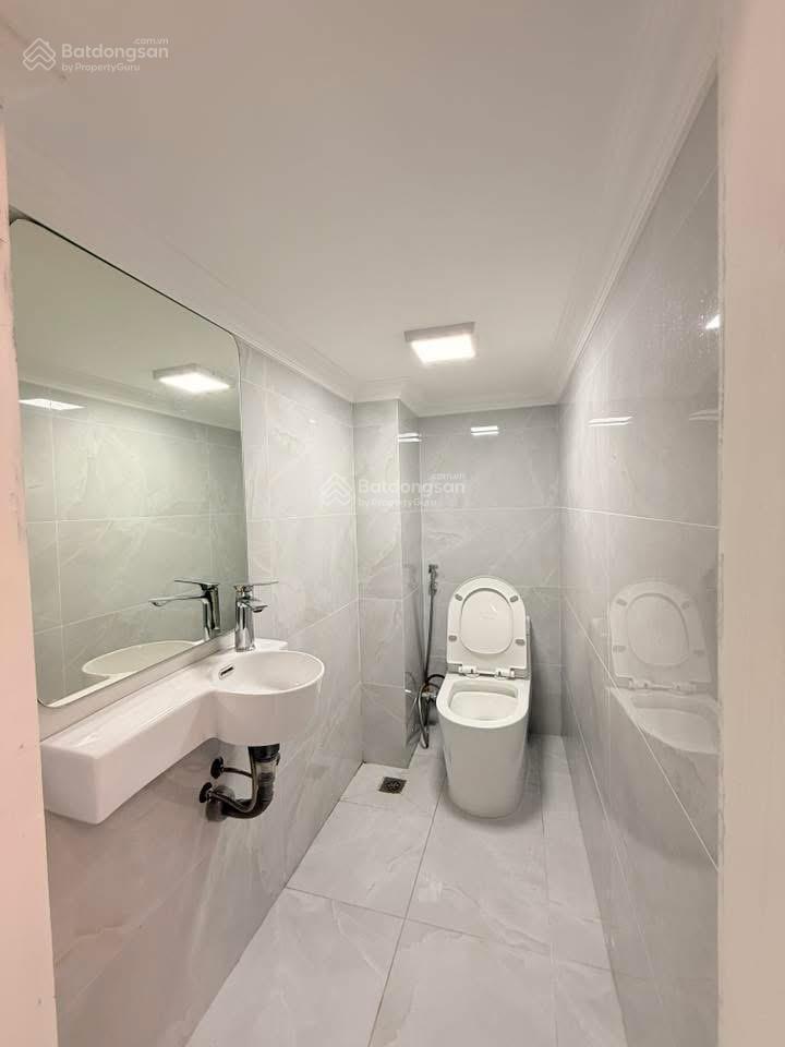 Bán gấp nhà phố cổ tô hiệu hà đông 42m, 5 tầng giá nhỉnh 9 tỷ, full nội thất xịn, gần phố
