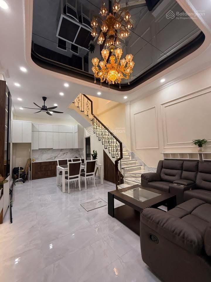 Bán gấp nhà phố cổ tô hiệu hà đông 42m, 5 tầng giá nhỉnh 9 tỷ, full nội thất xịn, gần phố