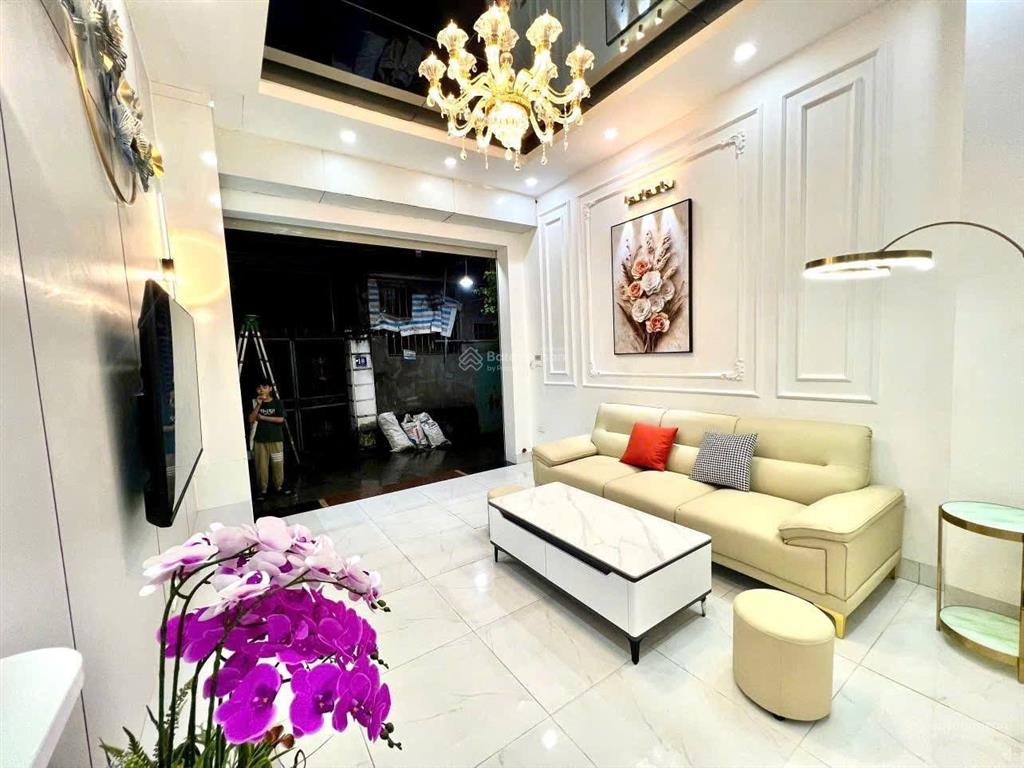 Yên nghĩa hà đông nhà đẹp 40m, 5 tầng 7 tỷ, ô tô đỗ cửa, nội thất xịn