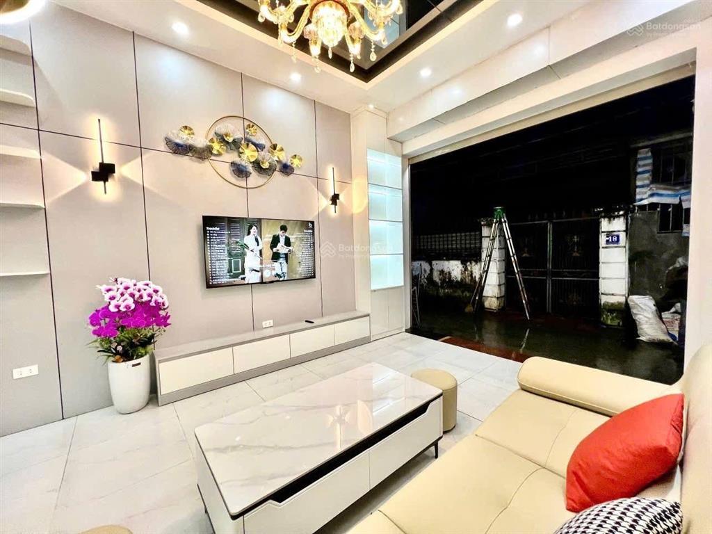 Yên nghĩa hà đông nhà đẹp 40m, 5 tầng 7 tỷ, ô tô đỗ cửa, nội thất xịn