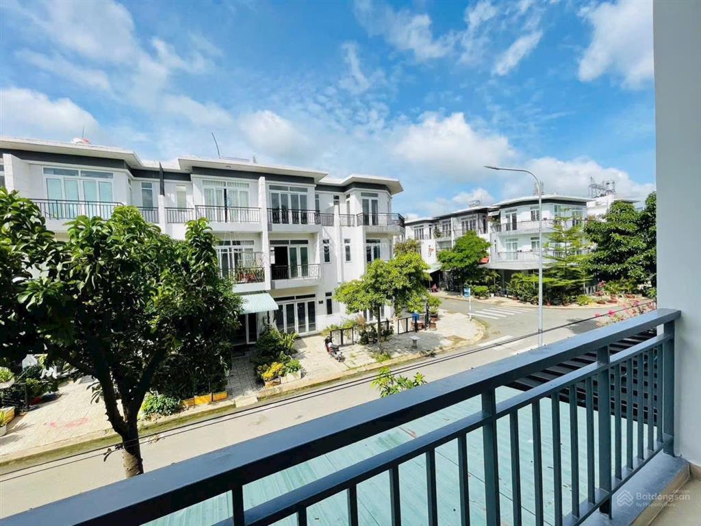 Bán nhà mặt phố tại phúc an city, 3,1 tỷ, 75m2 chính chủ hot!