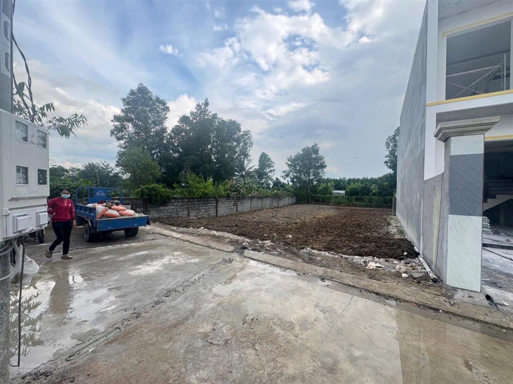 Đất rộng gần ngã tư hương lộ 7, xây nhà vườn hoặc nghỉ dưỡng cực kỳ phù hợp, giá cả hợp lý