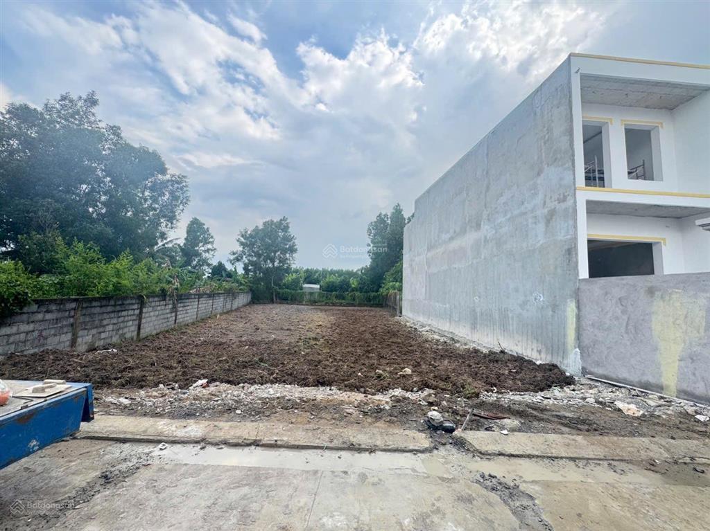 Đất rộng gần ngã tư hương lộ 7, xây nhà vườn hoặc nghỉ dưỡng cực kỳ phù hợp, giá cả hợp lý