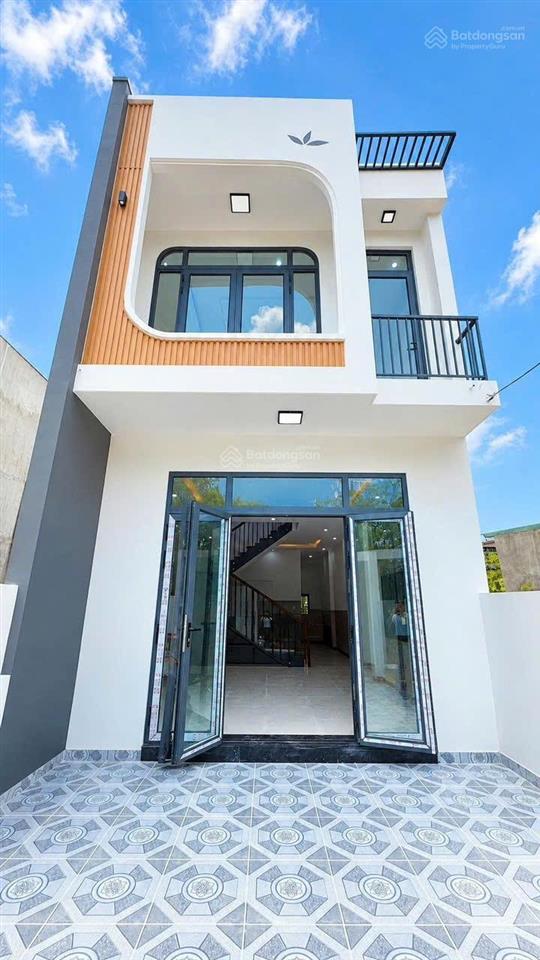 Nhà lầu mới xây gần đt 768 cây xăng thạnh phú sổ riêng chợ trường học đầy đủ