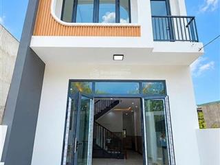 Nhà lầu mới xây gần đt 768 cây xăng thạnh phú sổ riêng chợ trường học đầy đủ