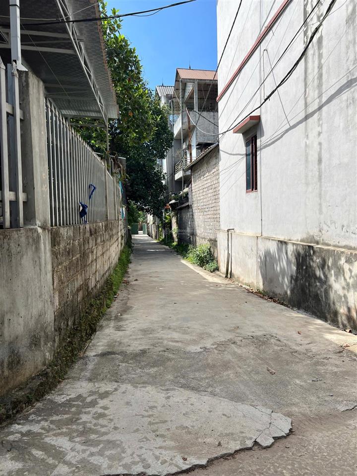 Nhà em đang cần bán đất mặt đường hồ chí minh (ql 21a) đất 2 mặt tiền buôn bán kinh doanh tốt luôn