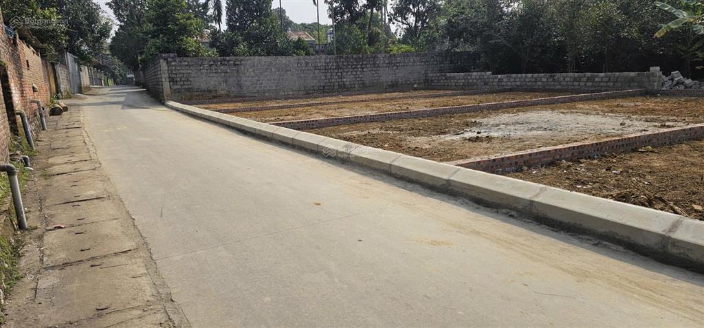 Đất phú nghĩa vị trí đẹp, đường thông mặt tiền rộng