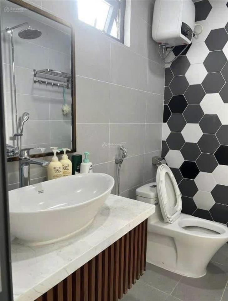 Nhà thật giá thật cho thuê nhà đường quách văn tuấn khu k300