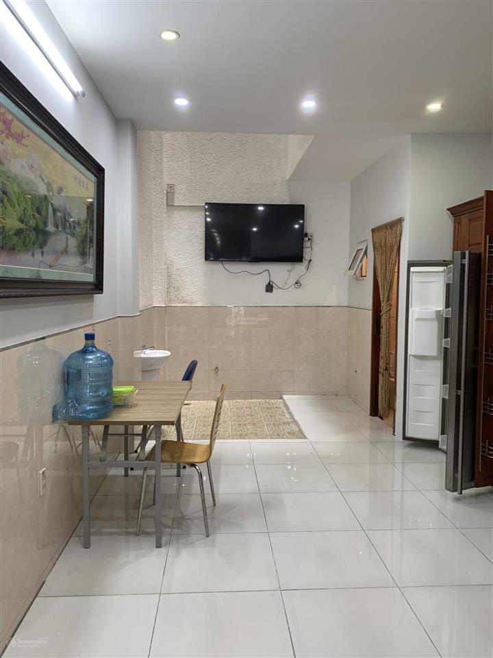 Nhà thật giá thật cho thuê 20 triệu đường hiền vương có thang máy