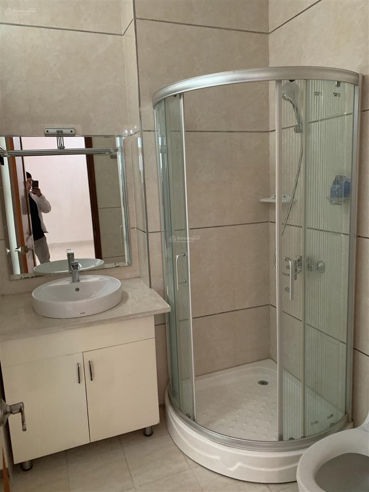 Nhà thật giá thật cho thuê 20 triệu đường hiền vương có thang máy