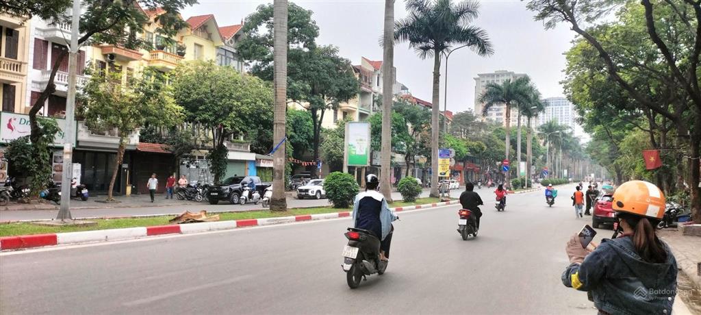 Bán liền kề nguyễn khuyến hà đông. 50m2, 3 tầng, giá nhỉnh 9 tỷ. ở và kinh doanh